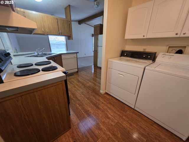 1506 PIONEER Cir, Forest Grove, OR 97116