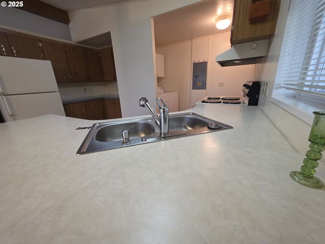 1506 PIONEER Cir, Forest Grove, OR 97116