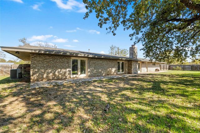 1401 Brazos ST, Marble Falls, TX 78654