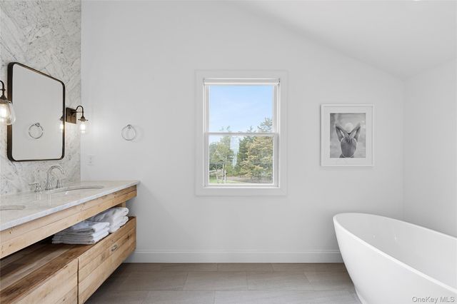 10 Barrett Drive, Hampton Bays, NY 11946