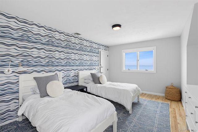 10 Barrett Drive, Hampton Bays, NY 11946