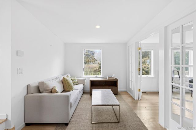 10 Barrett Drive, Hampton Bays, NY 11946