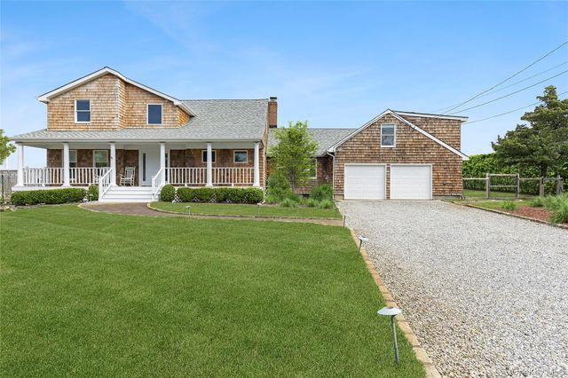 10 Barrett Drive, Hampton Bays, NY 11946