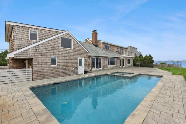 10 Barrett Drive, Hampton Bays, NY 11946