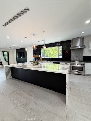 7067 Middlesbury Ridge Cir, West Hills, CA 91307