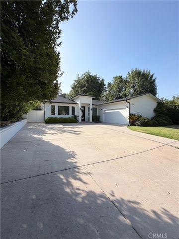 7067 Middlesbury Ridge Cir, West Hills, CA 91307