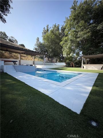 7067 Middlesbury Ridge Cir, West Hills, CA 91307