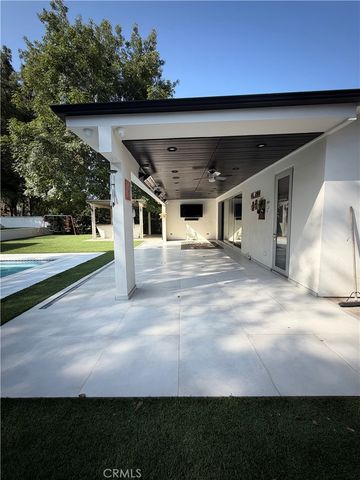 7067 Middlesbury Ridge Cir, West Hills, CA 91307