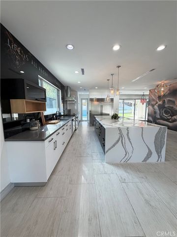 7067 Middlesbury Ridge Cir, West Hills, CA 91307