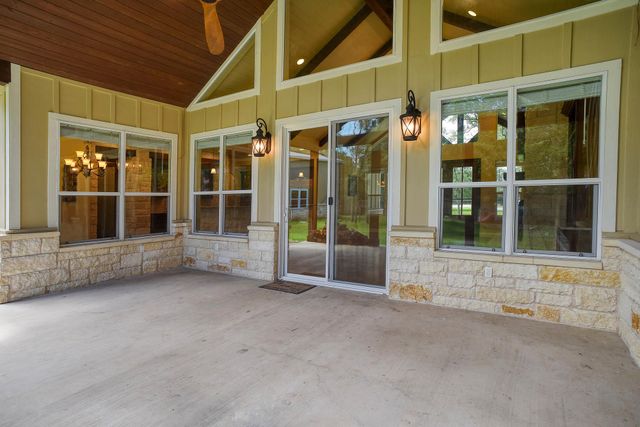 115 Pine Point CV, Elgin, TX 78621