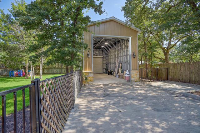 115 Pine Point CV, Elgin, TX 78621
