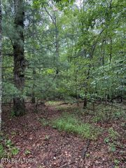 929 Kemah Ln, Crossville, TN 38572