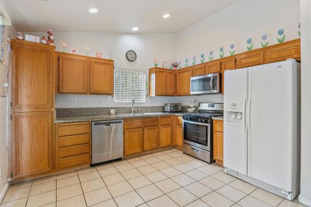 13702 Inaja Street, Desert Hot Springs, CA 92240
