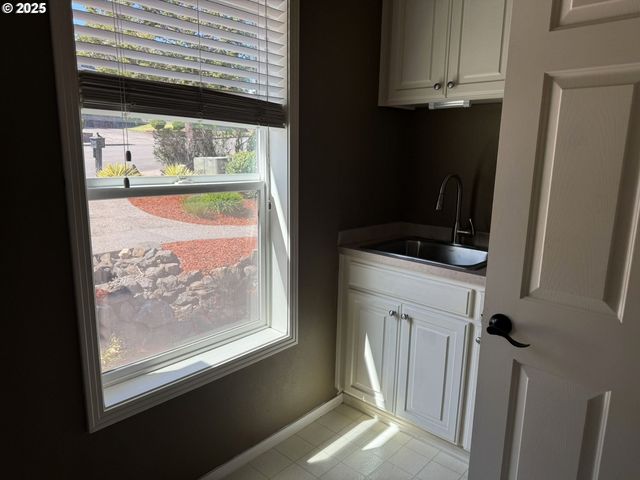 13728 Sw 130TH Pl, Portland, OR 97223