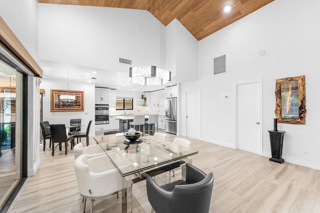 4382 White Cedar Lane, Delray Beach, FL 33445