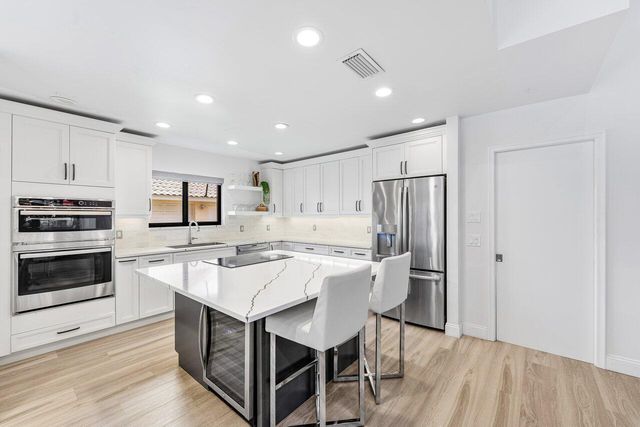 4382 White Cedar Lane, Delray Beach, FL 33445