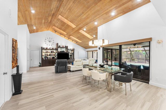 4382 White Cedar Lane, Delray Beach, FL 33445