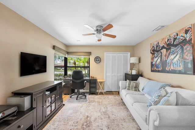 4382 White Cedar Lane, Delray Beach, FL 33445