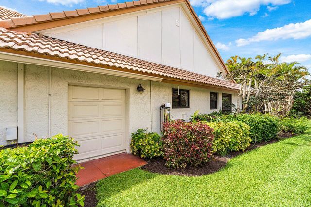 4382 White Cedar Lane, Delray Beach, FL 33445