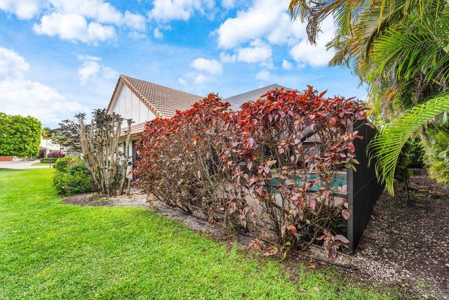 4382 White Cedar Lane, Delray Beach, FL 33445
