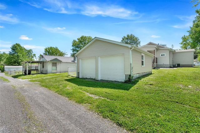 1803 E Belle Avenue, Belleville, IL 62221