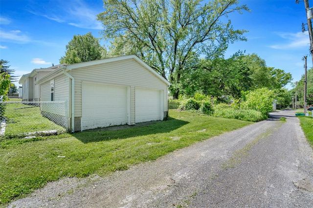 1803 E Belle Avenue, Belleville, IL 62221