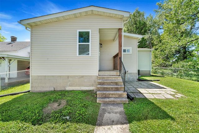 1803 E Belle Avenue, Belleville, IL 62221