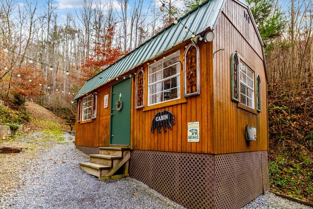 5909 Old Walland Hwy, Walland, TN 37886