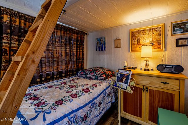 5909 Old Walland Hwy, Walland, TN 37886