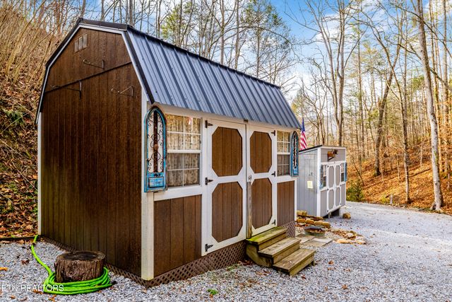 5909 Old Walland Hwy, Walland, TN 37886