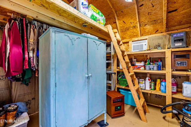 5909 Old Walland Hwy, Walland, TN 37886