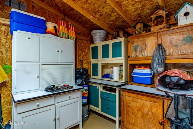 5909 Old Walland Hwy, Walland, TN 37886