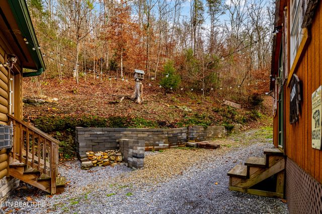 5909 Old Walland Hwy, Walland, TN 37886