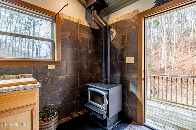 5909 Old Walland Hwy, Walland, TN 37886