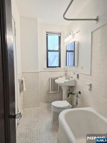 363-377 Mount Prospect 1B, Newark, NJ 07104