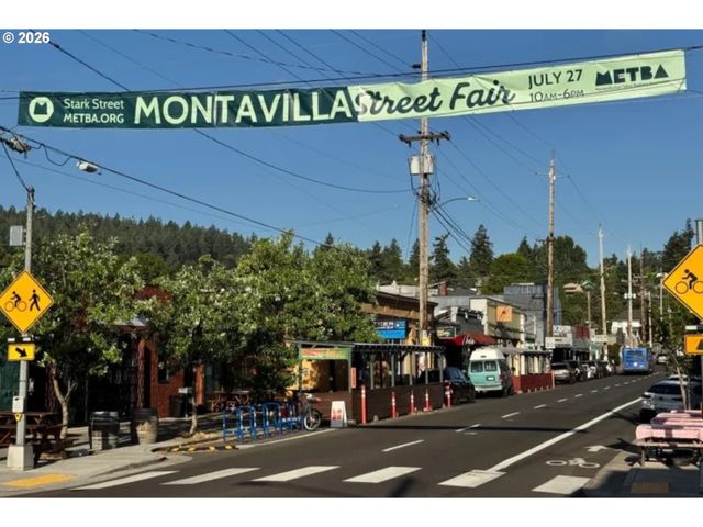 7904 Se TAYLOR St, Portland, OR 97215