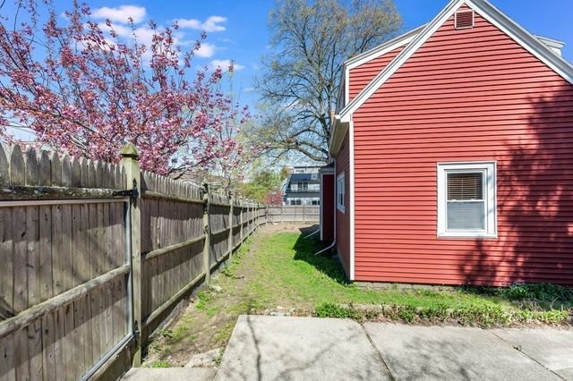 1 Chetwynd Road, Cambridge, MA 02140