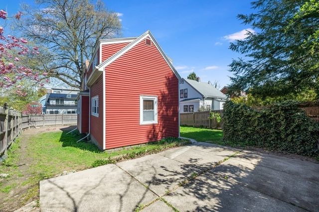 1 Chetwynd Road, Cambridge, MA 02140