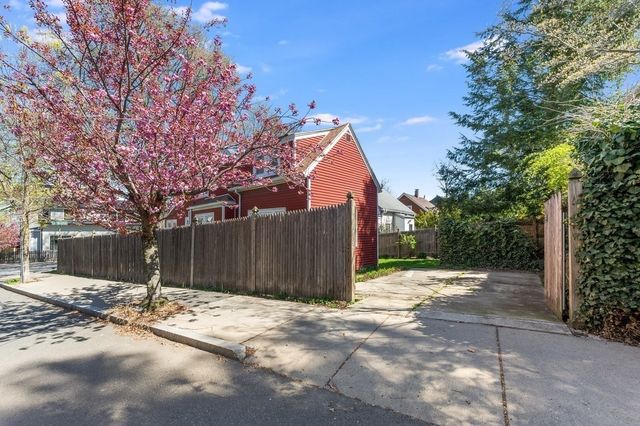 1 Chetwynd Road, Cambridge, MA 02140