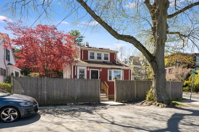 1 Chetwynd Road, Cambridge, MA 02140