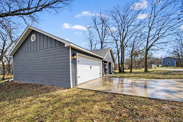 404 E Cottonwood Avenue, Fort Gibson, OK 74434