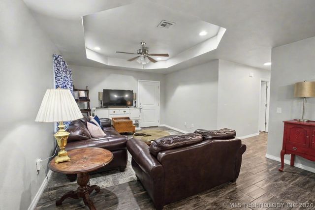 404 E Cottonwood Avenue, Fort Gibson, OK 74434