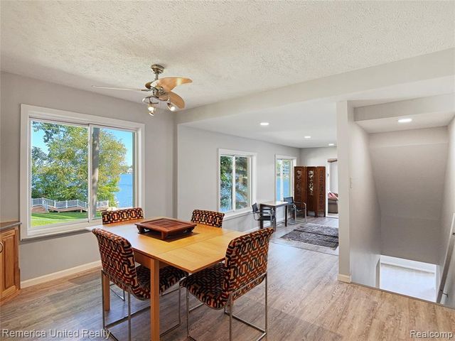 16431 Oak Hill Drive, Fenton, MI 48430