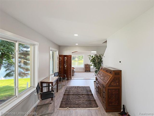 16431 Oak Hill Drive, Fenton, MI 48430