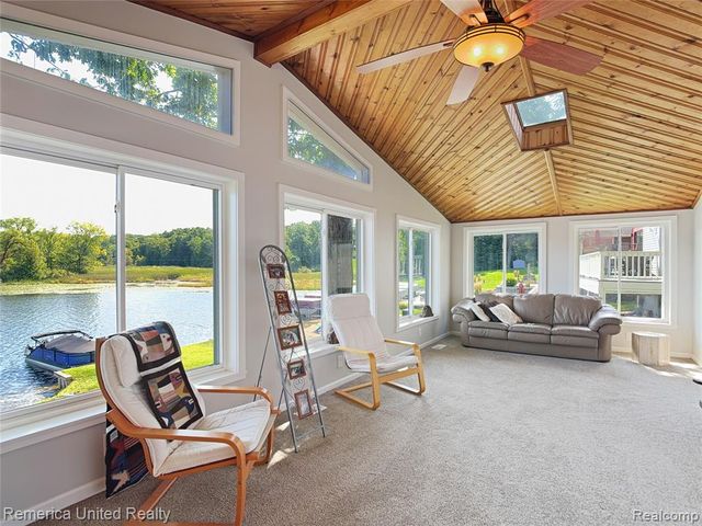 16431 Oak Hill Drive, Fenton, MI 48430