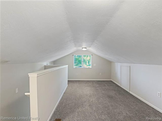 16431 Oak Hill Drive, Fenton, MI 48430