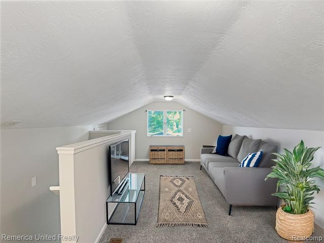 16431 Oak Hill Drive, Fenton, MI 48430
