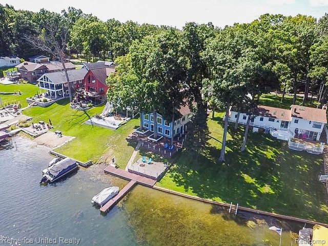 16431 Oak Hill Drive, Fenton, MI 48430