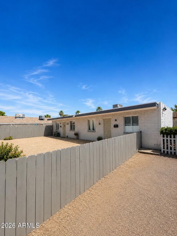 1812 N 31ST Place, Phoenix, AZ 85008 — photo 2