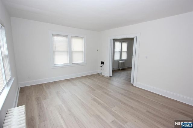 1 West Street 2, Elmwood Park, NJ 07407